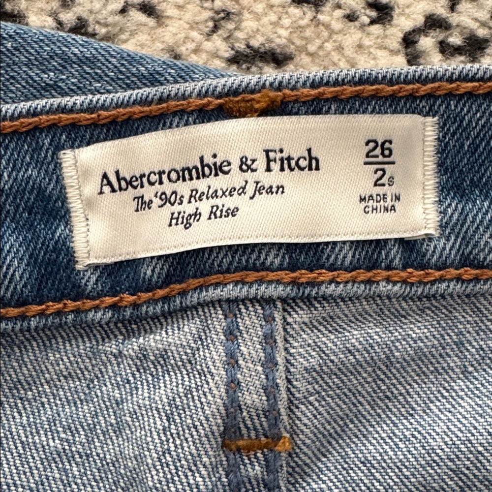Women’s Abercrombie Jeans - Picture 3 of 3